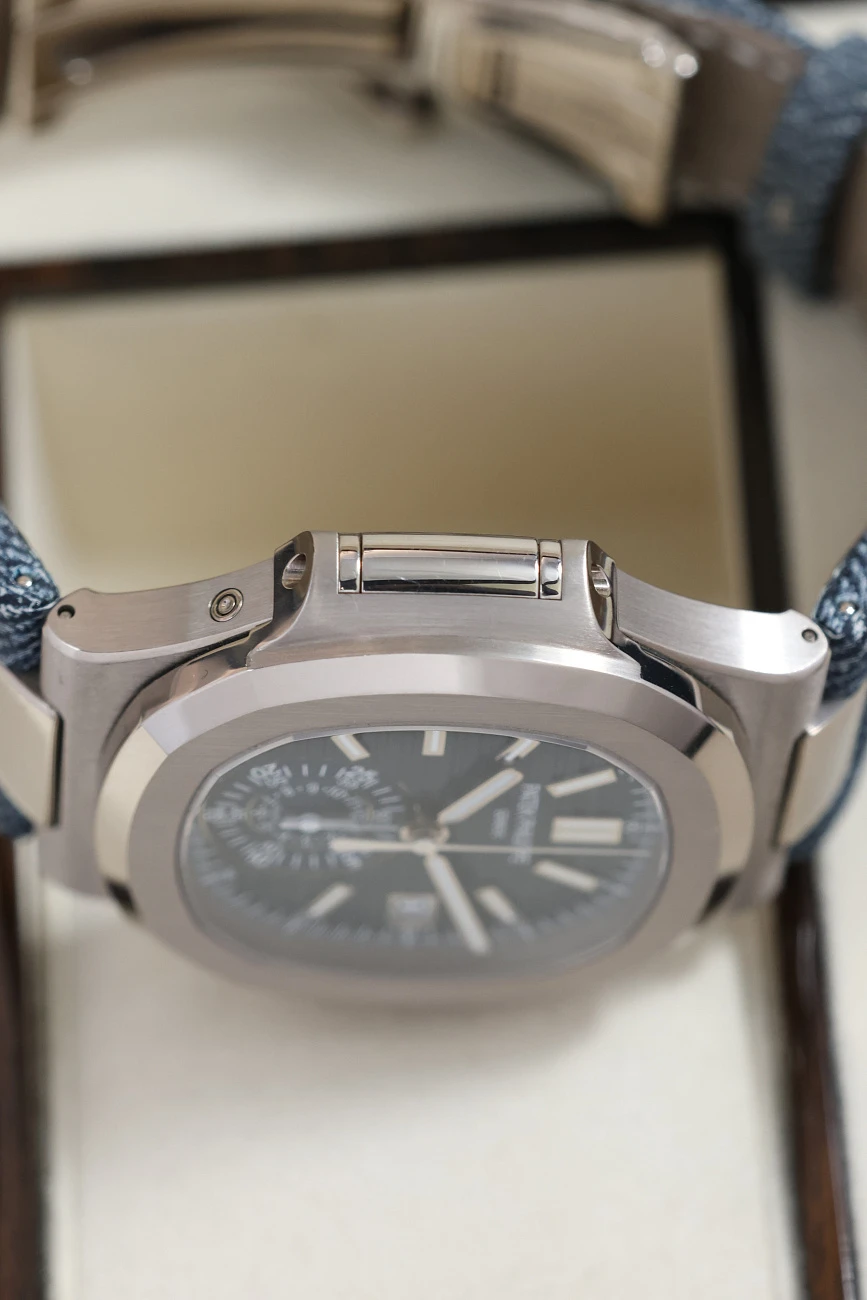 Часы Patek Philippe  Nautilus Chronograph White Gold   5980/60G-001
