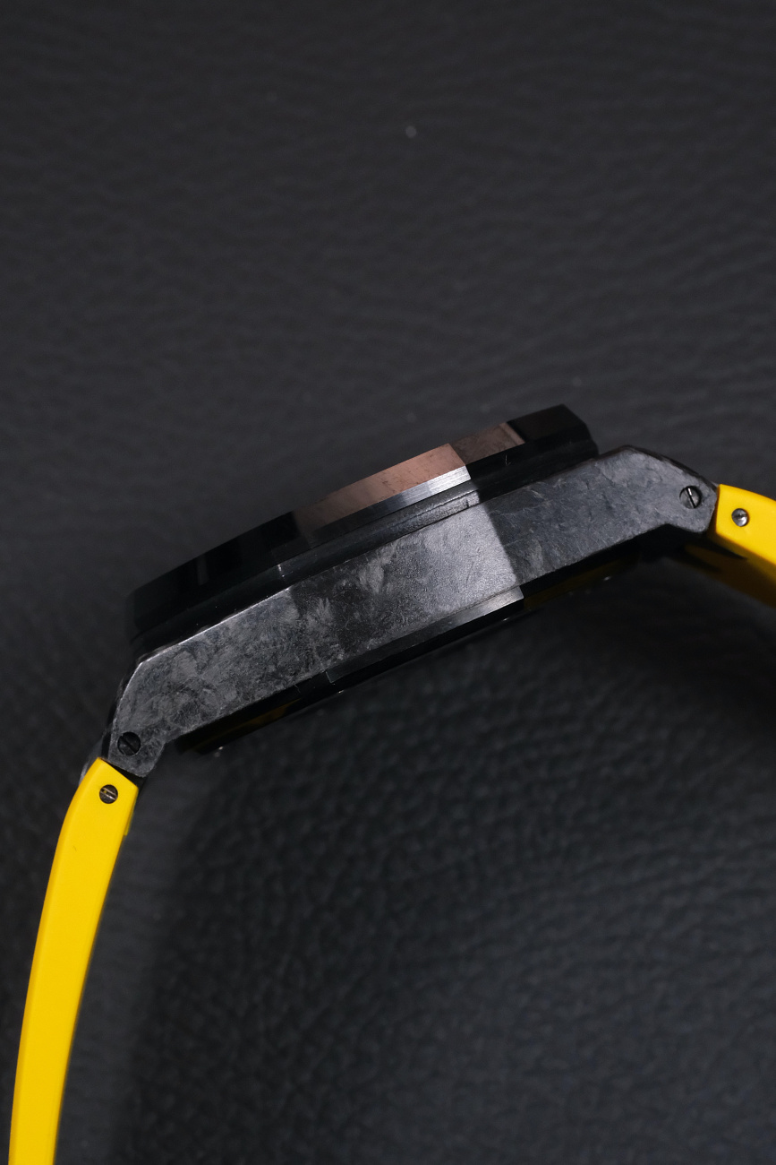 Часы Audemars Piguet  Audemars Piguet Royal Oak Offshore Chronograph 42 Bumblebee  26176FO.OO.D101CR.03