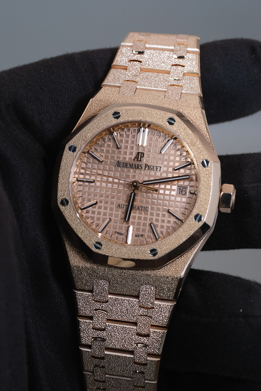 Часы Audemars Piguet  Royal Oak Frosted Rose Gold 37Mm  15454OR.GG.1259OR.03