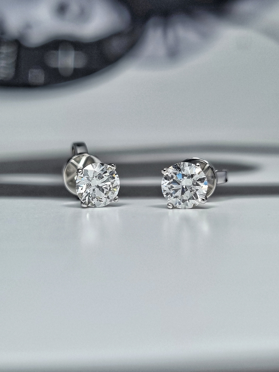 Украшение GIA  Серьги с бриллиантами  0,70/,70 ct. F/VS1 (3 Excellent)   