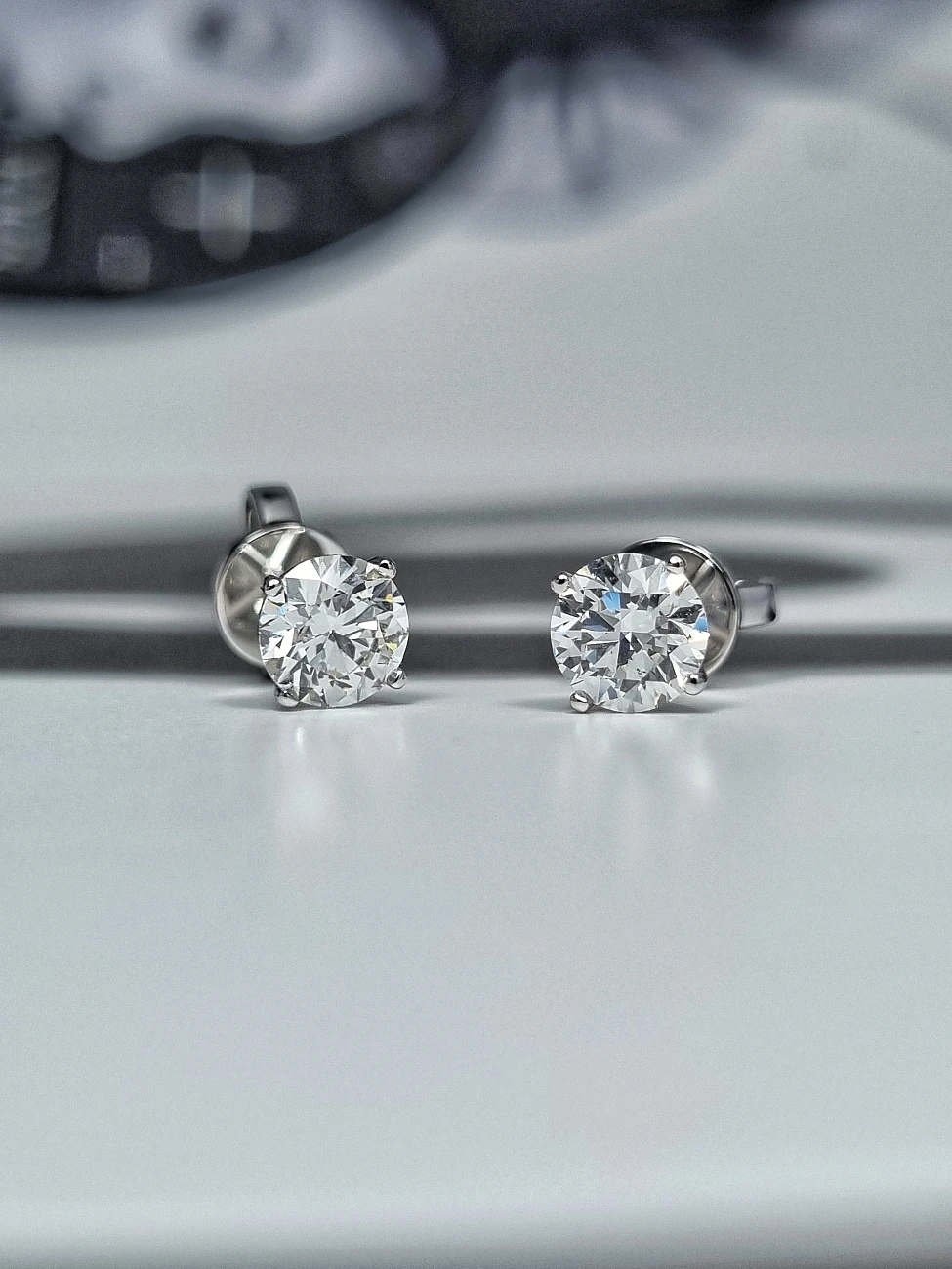 Украшение GIA  Серьги с бриллиантами  0,70/,70 ct. F/VS1 (3 Excellent)   