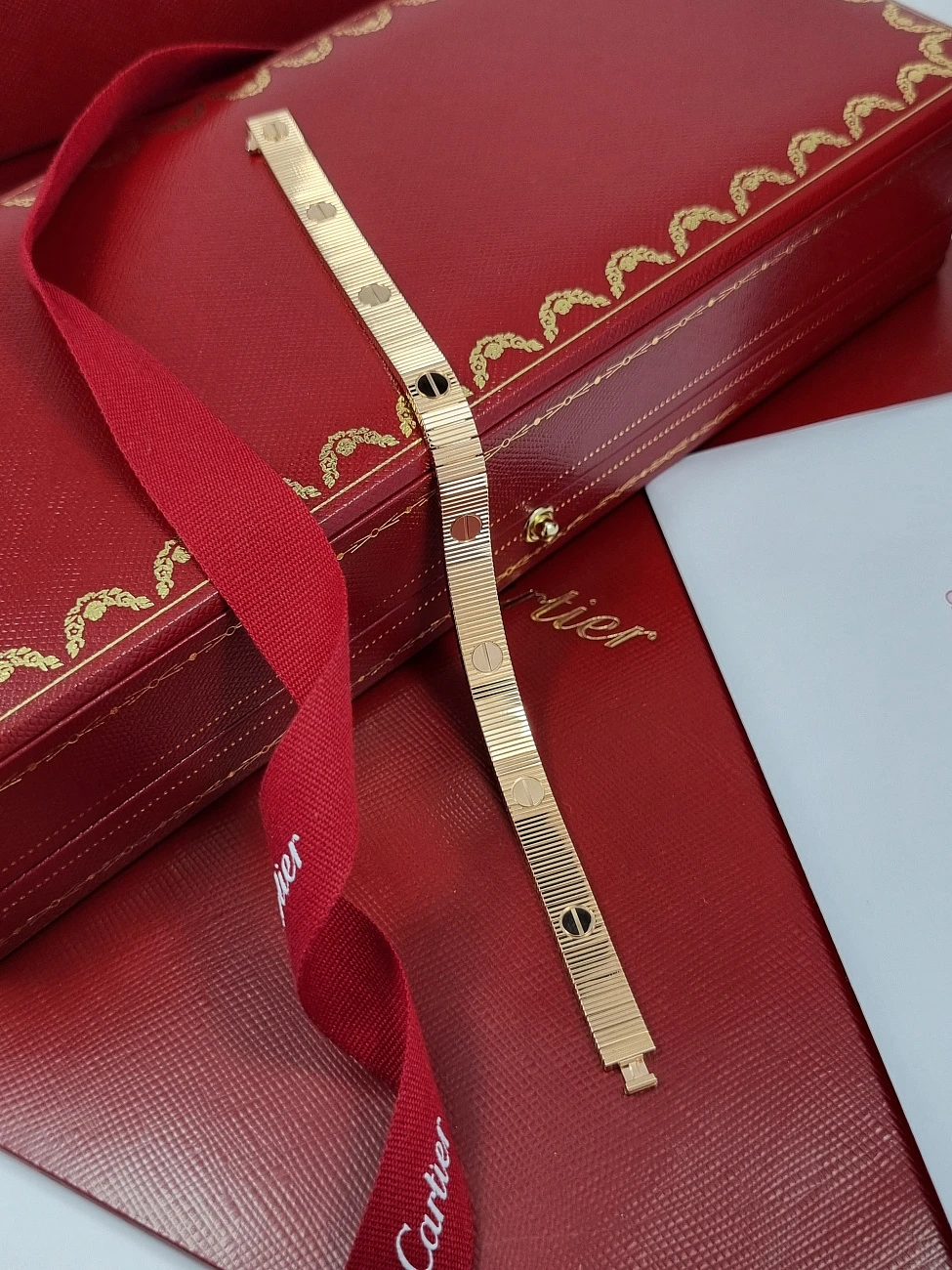 Украшение Cartier  LOVE Unlimited Bracelet, flexible  CRB6088116 