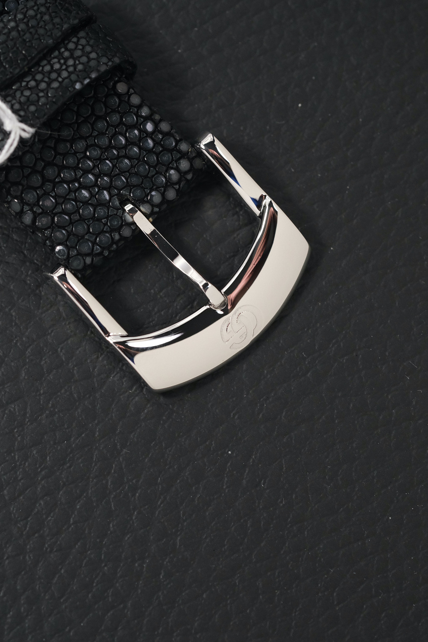 Часы Gerald Genta  Gérald Genta Arena Bi-Retro Steel And Diamonds 45Mm  BSP.Y.10 