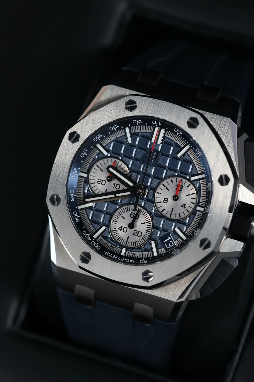 Часы Audemars Piguet  Royal Oak Offshore Selfwinding Chronograph Titanium 43 mm  26420TI.OO.A027CA.01