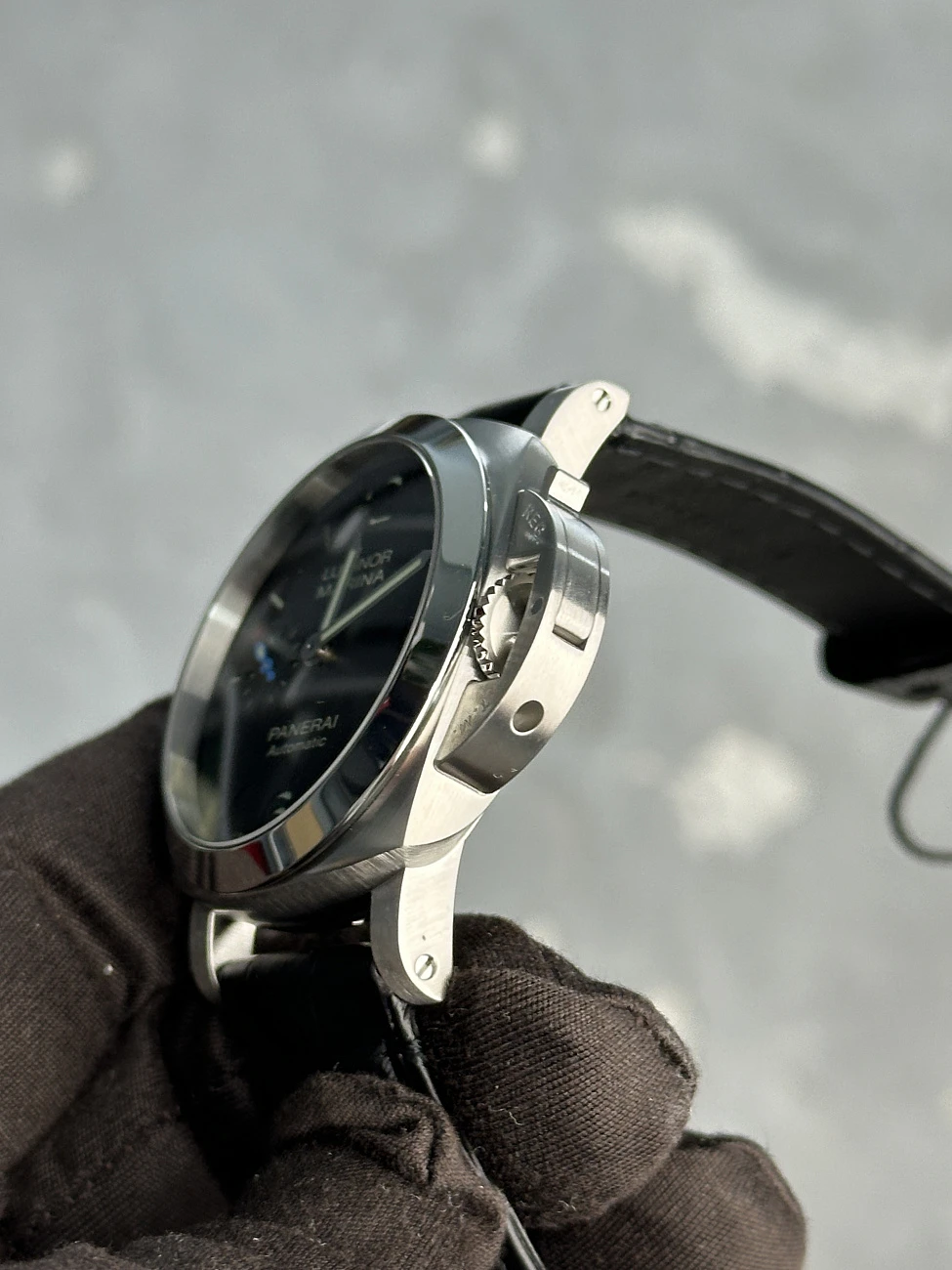 Часы Panerai  Luminor Quaranta  PAM01372