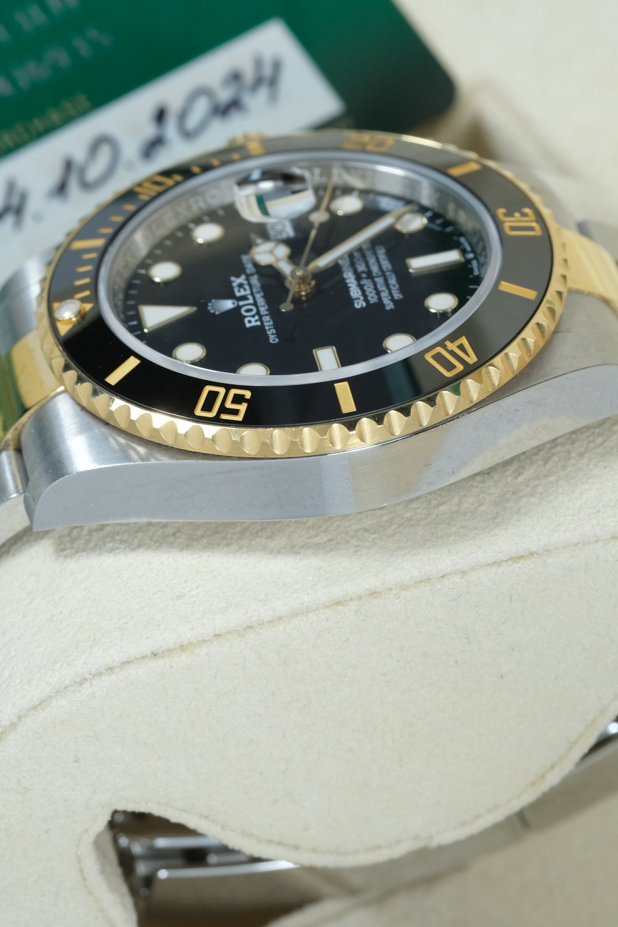 Часы   Submariner Steel & Yellow Gold Black Dial  126613LN
