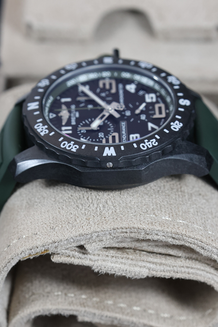 Часы Breitling  Endurance Pro Breitlight Green  X82310D31B1S1