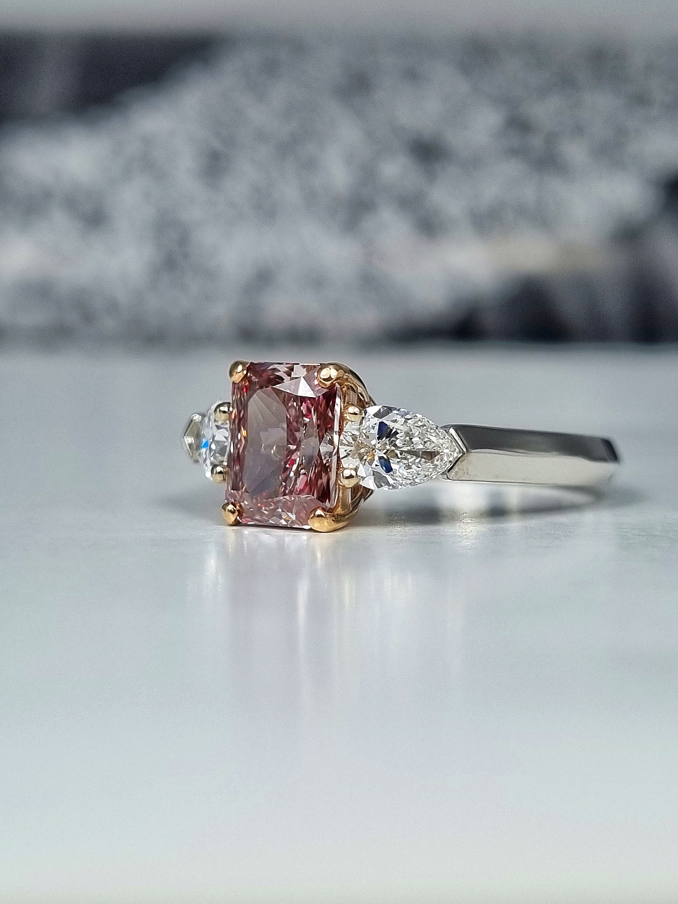 Украшение GIA  Кольцо с бриллиантом 1,61 ct. Fancy Pink-Brown/VS2   