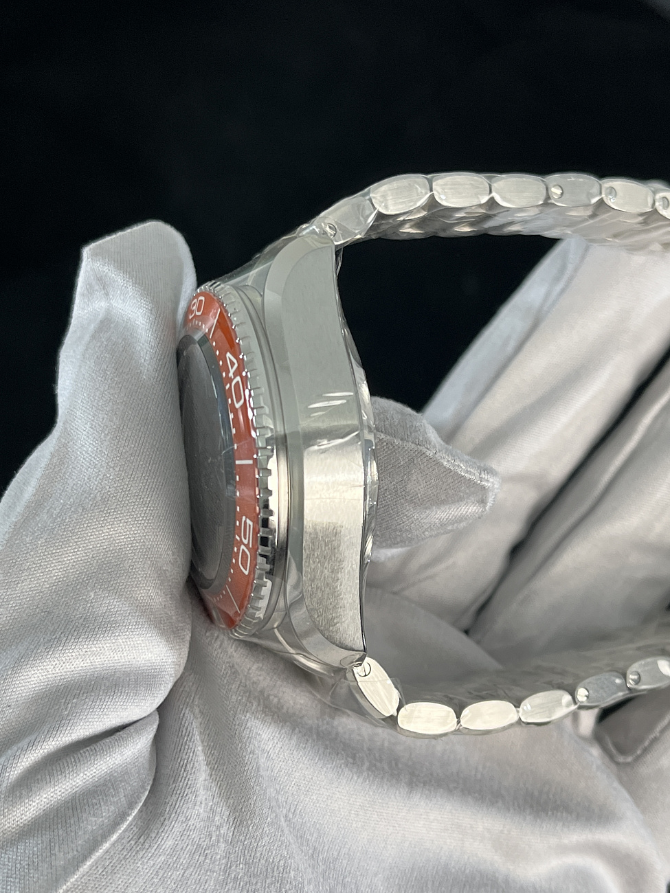 Часы Omega  Planet Ocean 6000M Co‑Axial Master Chronometer 45.5 Mm  215.30.46.21.06.001