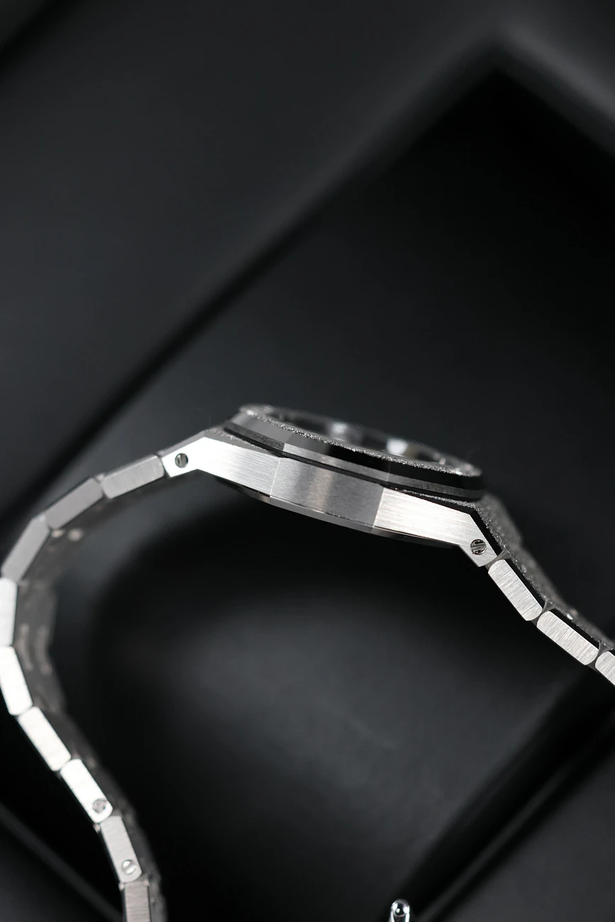 Часы Audemars Piguet  Royal Oak Mini Frosted White Gold 23Mm  67630BC.GG.1312BC.01