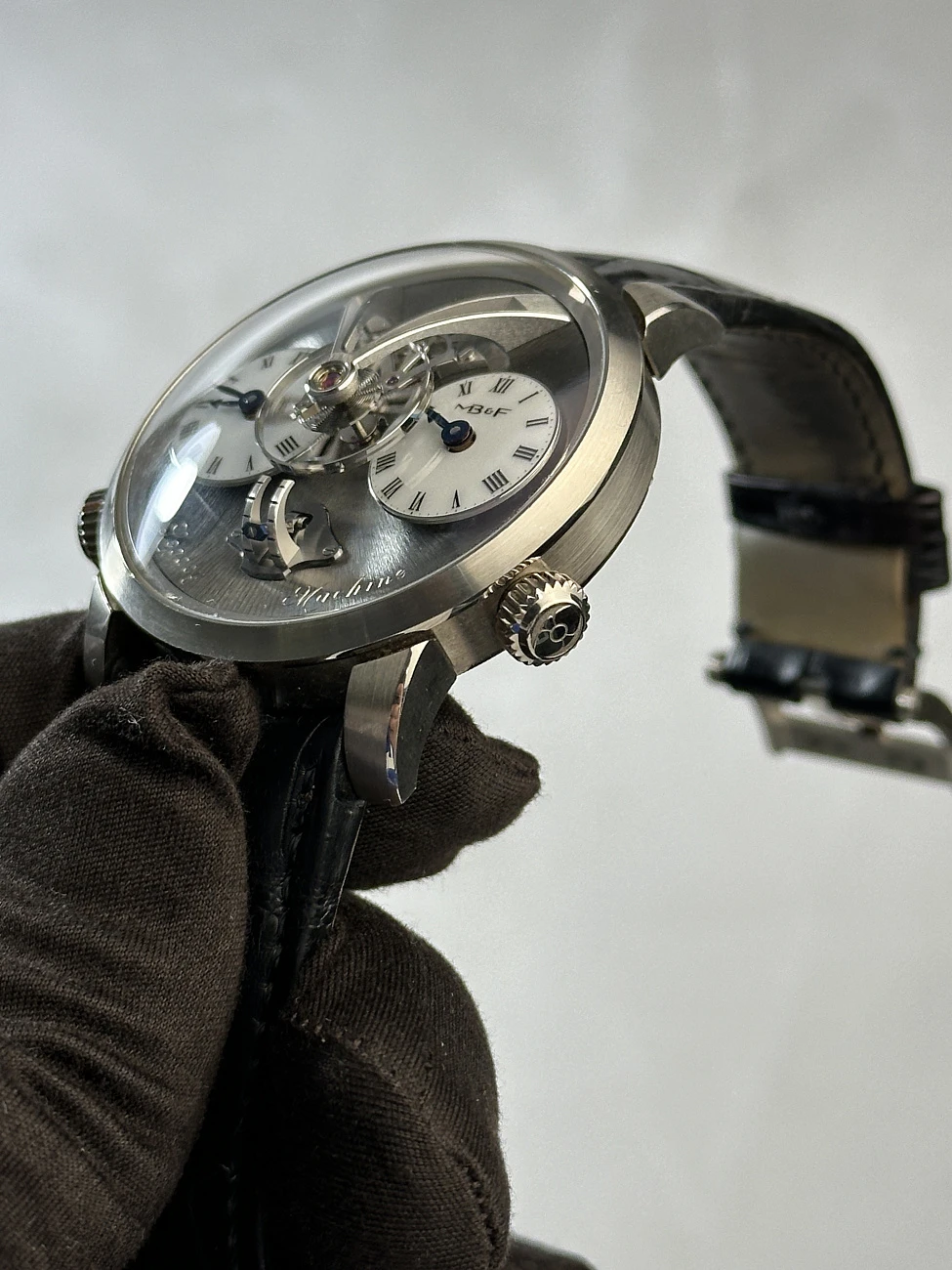 Часы MB&amp;F  Legacy Machine No.1 White Gold  01.WL.W