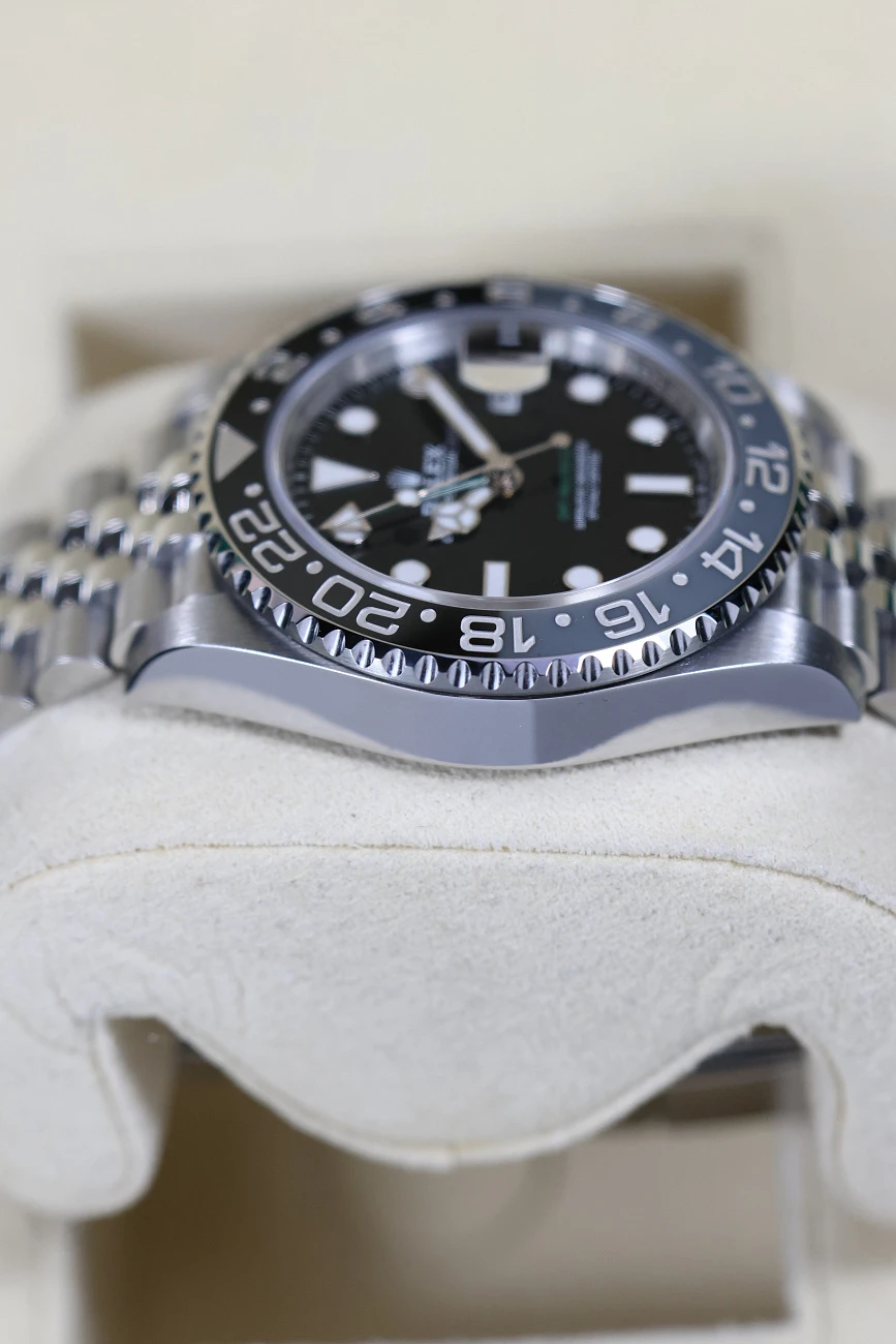 Часы Rolex  Gmt-Master Ii "Bruce Wayne"  126710GRNR