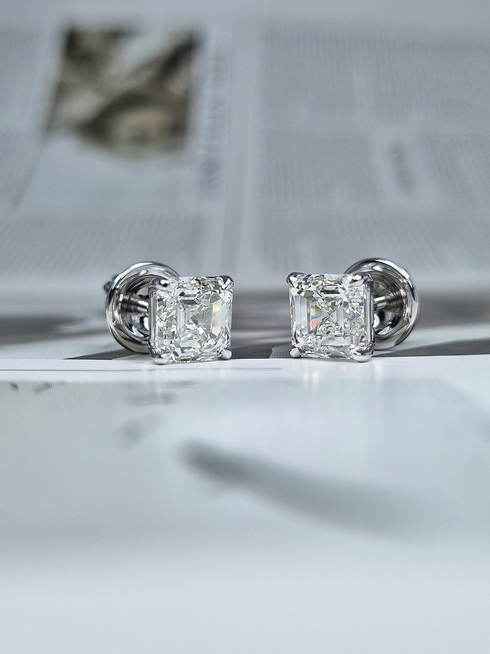 Украшение NO NAME  Серьги 3,00/3,00 ct. H/VS (Asscher Diamonds)   