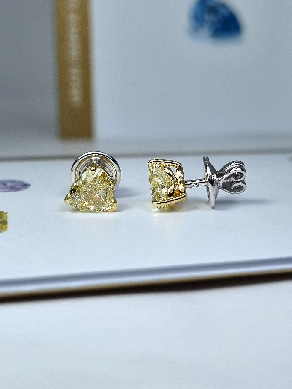 Украшение NO NAME  Серьги С Бриллиантами 1,72/1,73 Ct. Fancy Yellow   