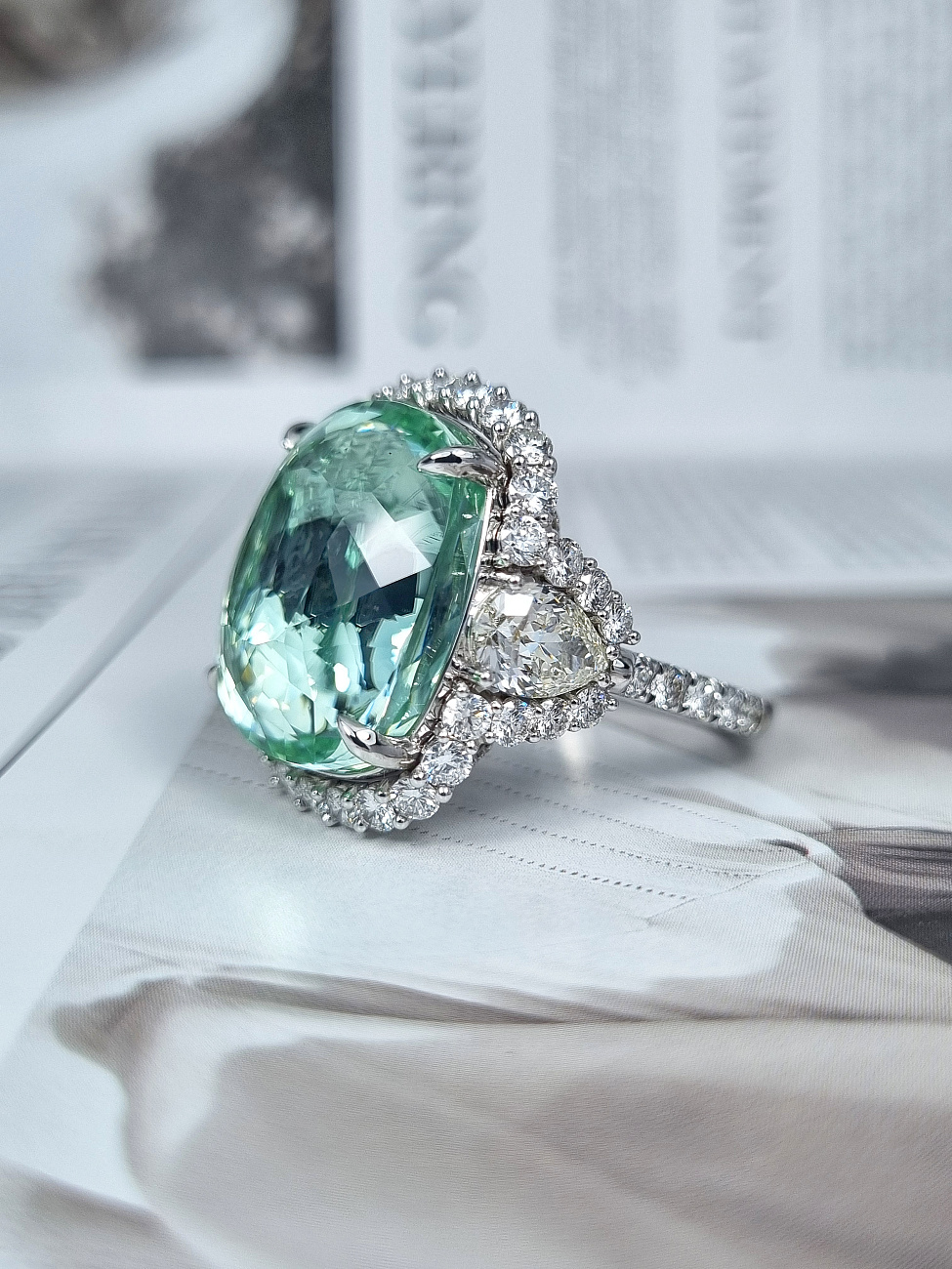 Украшение GIA   Кольцо с турмалином "Параиба" 32,20 ct.   