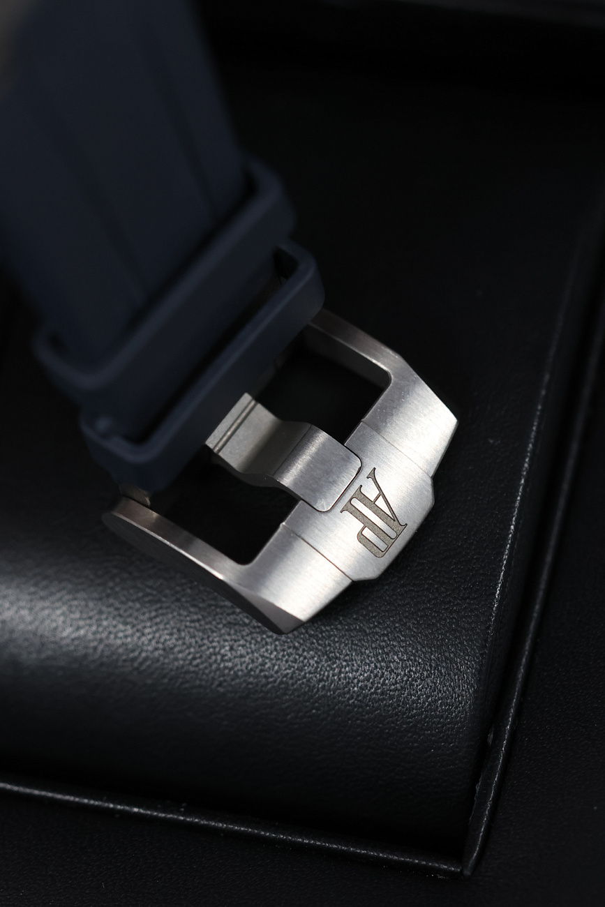 Часы Audemars Piguet  Royal Oak Offshore Selfwinding Chronograph Titanium 43 mm  26420TI.OO.A027CA.01