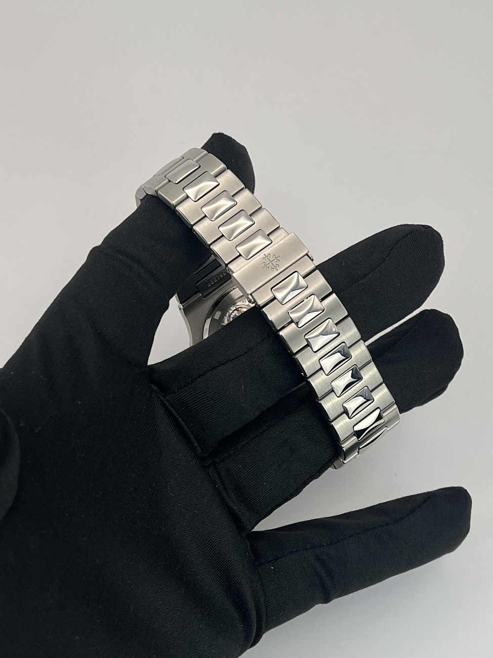 Часы Patek Philippe  Nautilus  5711/1A-010