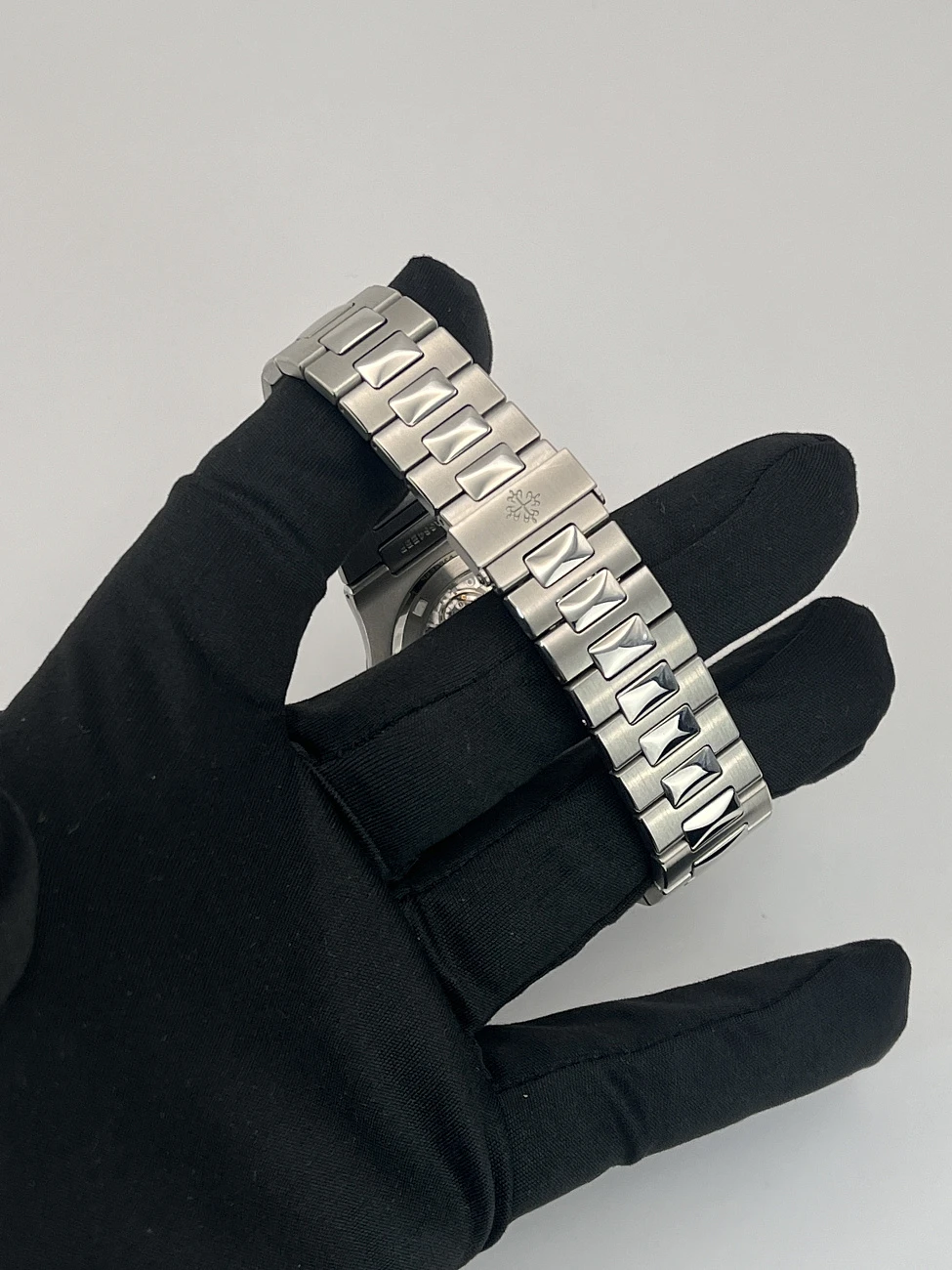 Часы Patek Philippe  Nautilus  5711/1A-010
