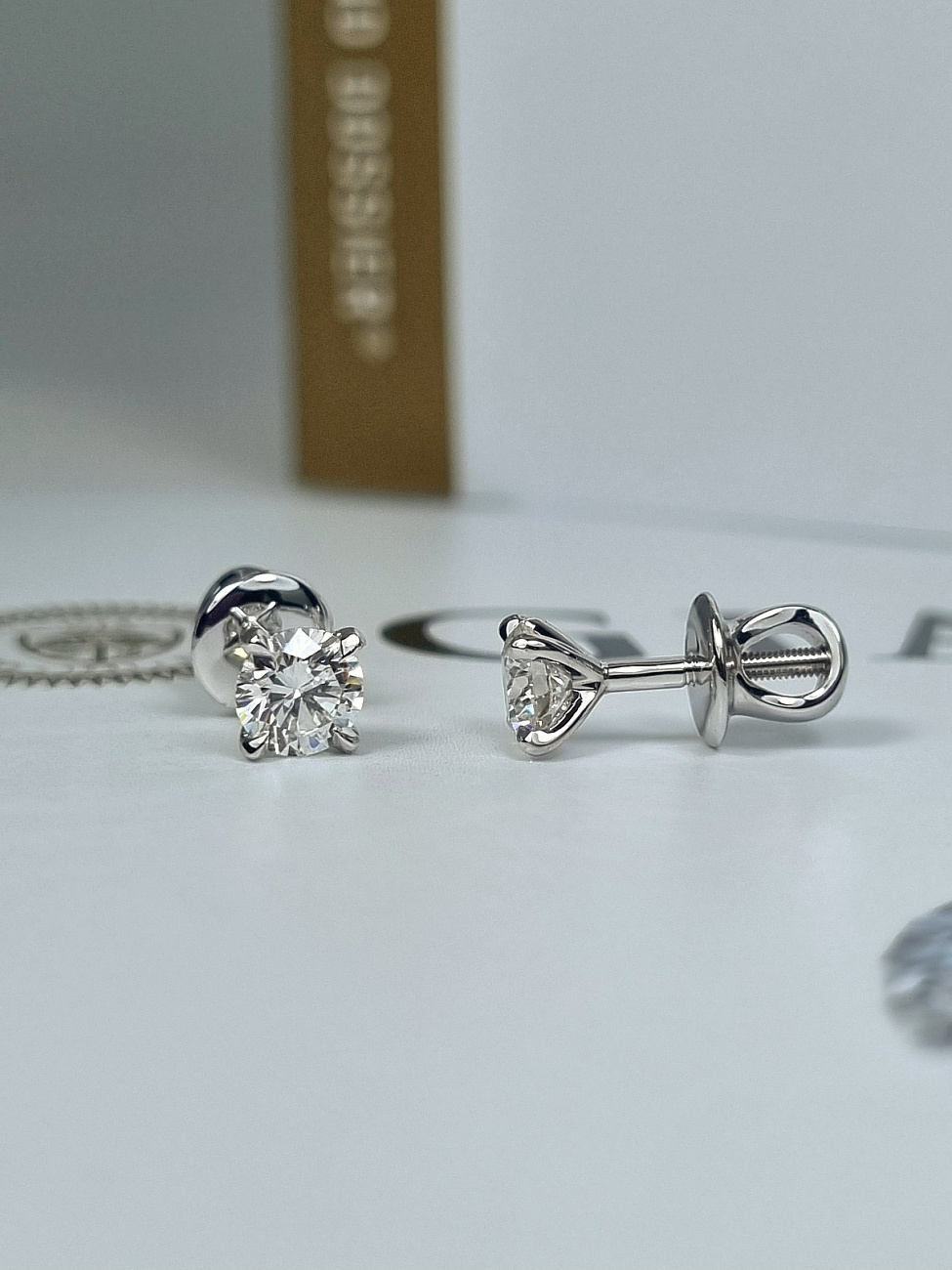 Украшение NO NAME  Серьги 0,50/0,50 Ct. H/Vvs2 (3 Excellent)   