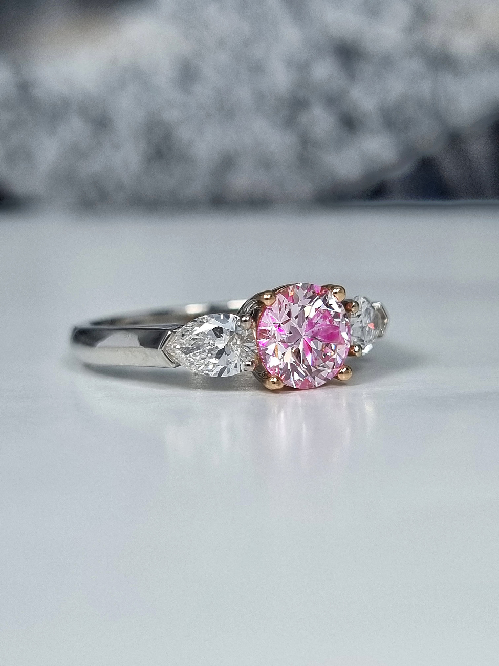 Украшение GIA  Кольцо с бриллиантом 1,01 ct. Faint Pink/Si1   