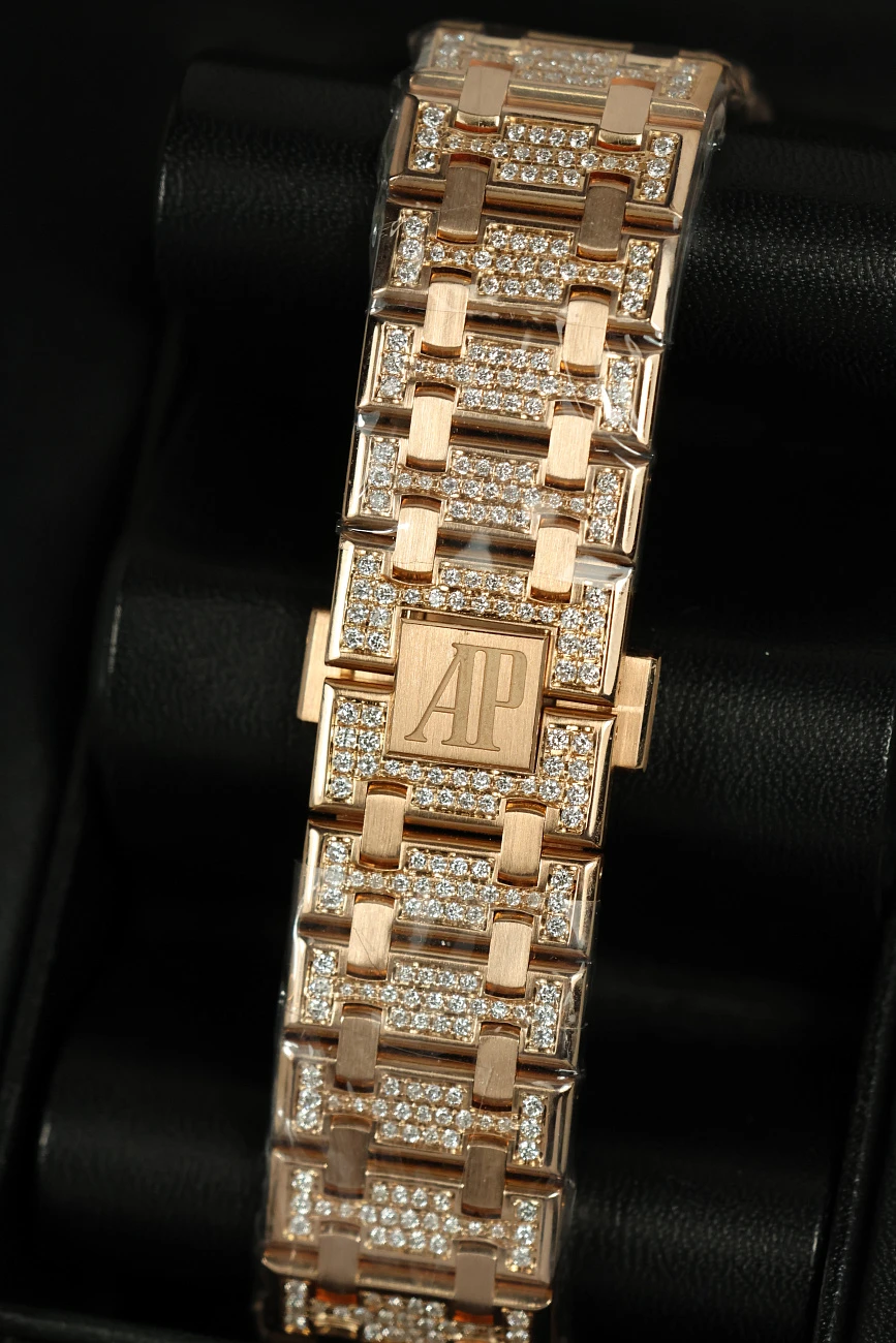 Часы Audemars Piguet  Royal Oak Custom Diamonds 41mm  15400OR