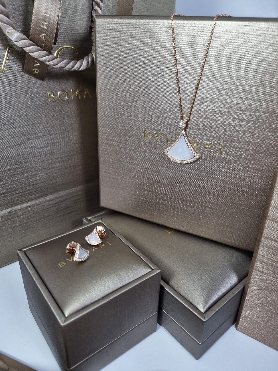 Украшение Bvlgari  Divas’ Dream Earrings  358899 