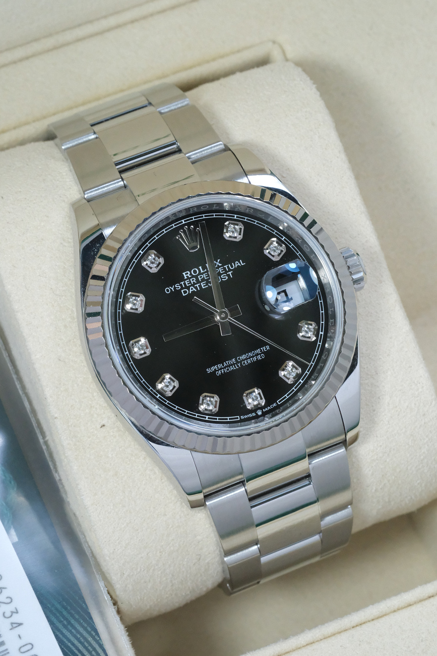 Часы Rolex  Datejust 36Mm Black Dial Diamond Index  126234-0028