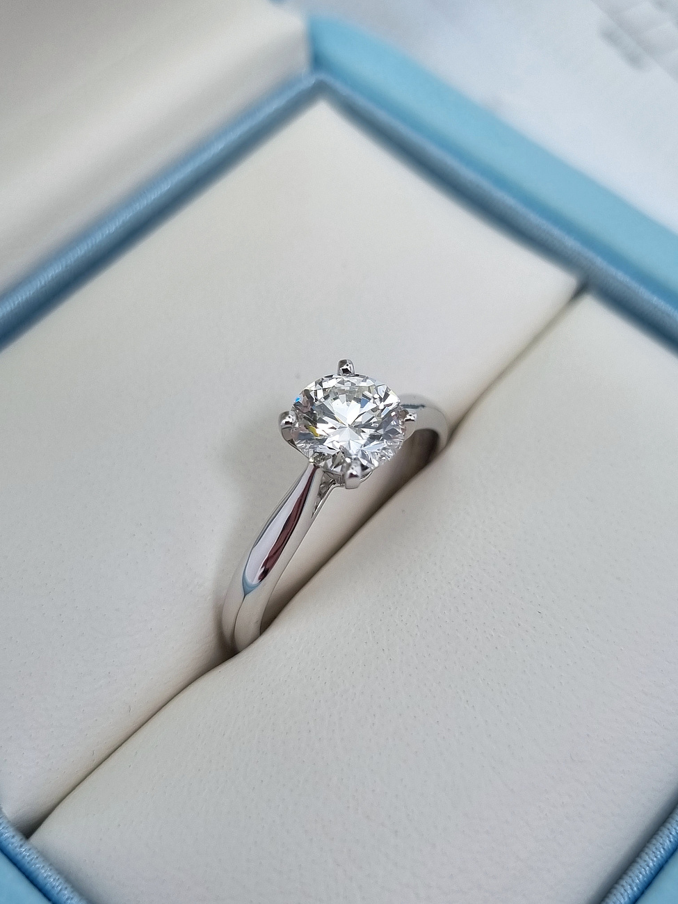 Украшение NO NAME  Кольцо С Бриллиантом 1,01 Ct. G/Vs1 (3 Excellent)   