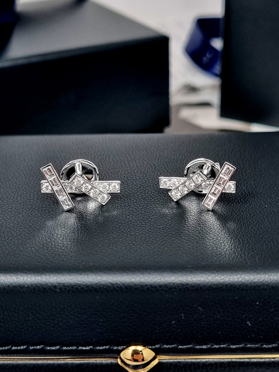 Украшение Graff  Threads Diamond Mini Earrings  RGE1672 