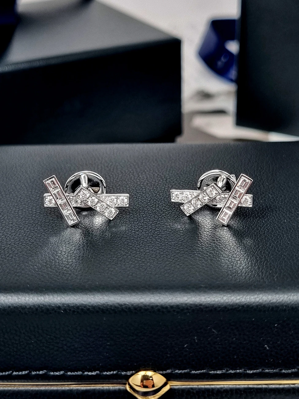 Украшение Graff  Threads Diamond Mini Earrings  RGE1672 