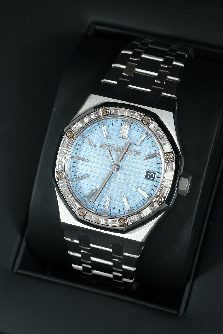 Часы Audemars Piguet  Royal Oak 37Mm Ice Blue Baguette Custom  15450ST.OO.1256ST.01