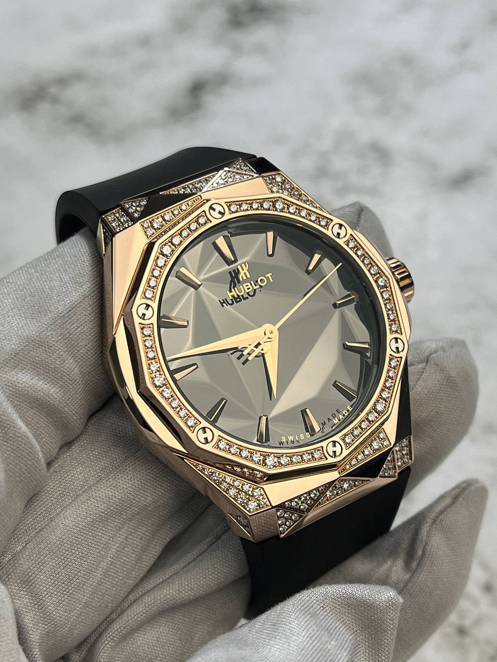 Часы Hublot  Classic Fusion Orlinski King Gold Alternative Pavé  550.OS.1800.RX.1804.ORL19