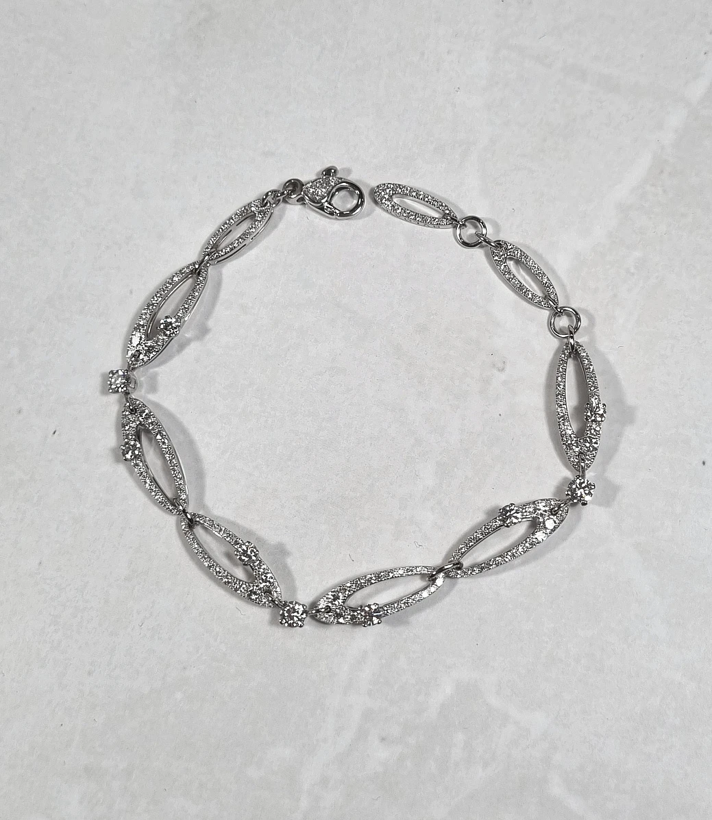 Украшение Bvlgari  Elisia Diamond White Gold Bracelet   