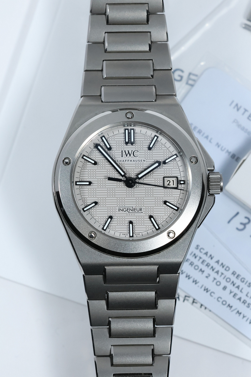 Часы Iwc  Ingenieur Titanium Automatic 40  IW328904
