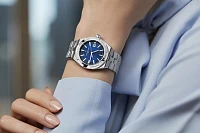 Заказать Vacheron Constantin  Overseas Self-Winding  4600V/200A-B980