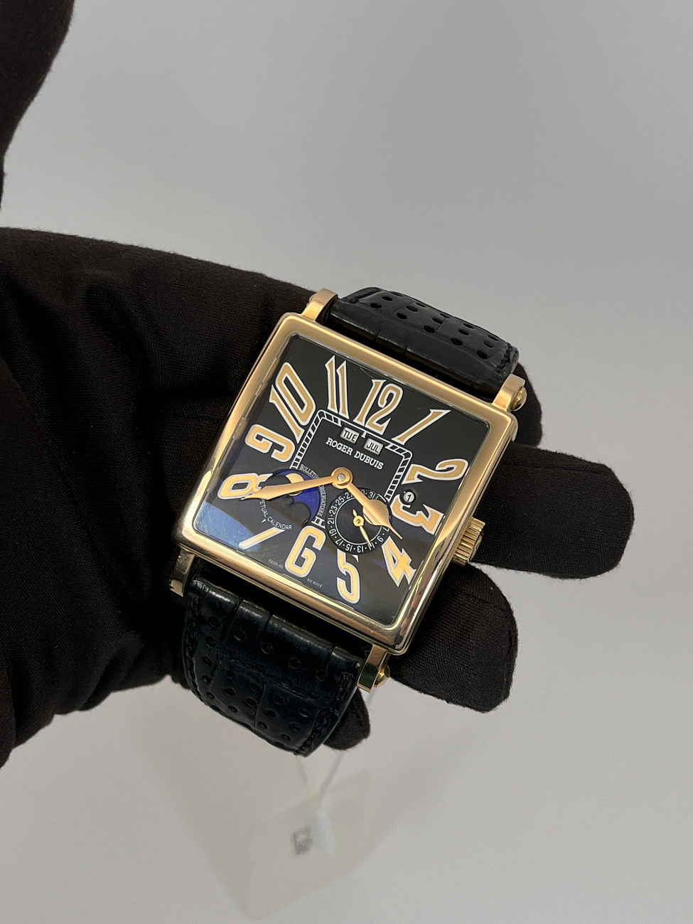 Roger Dubuis в наличии в Москве в &quot;Мануфактуре&quot;! 