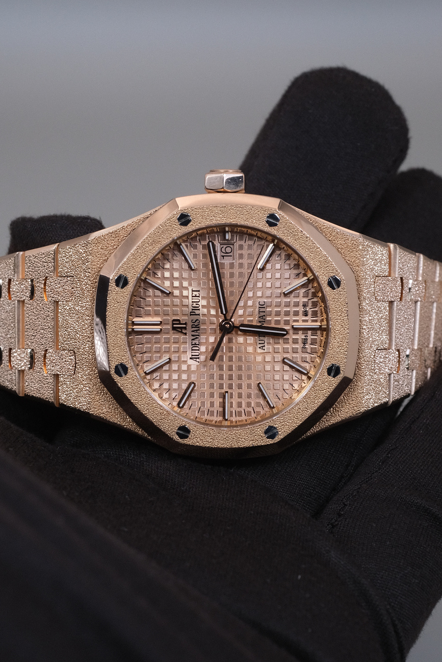 Часы Audemars Piguet  Royal Oak Frosted Rose Gold 37Mm  15454OR.GG.1259OR.03