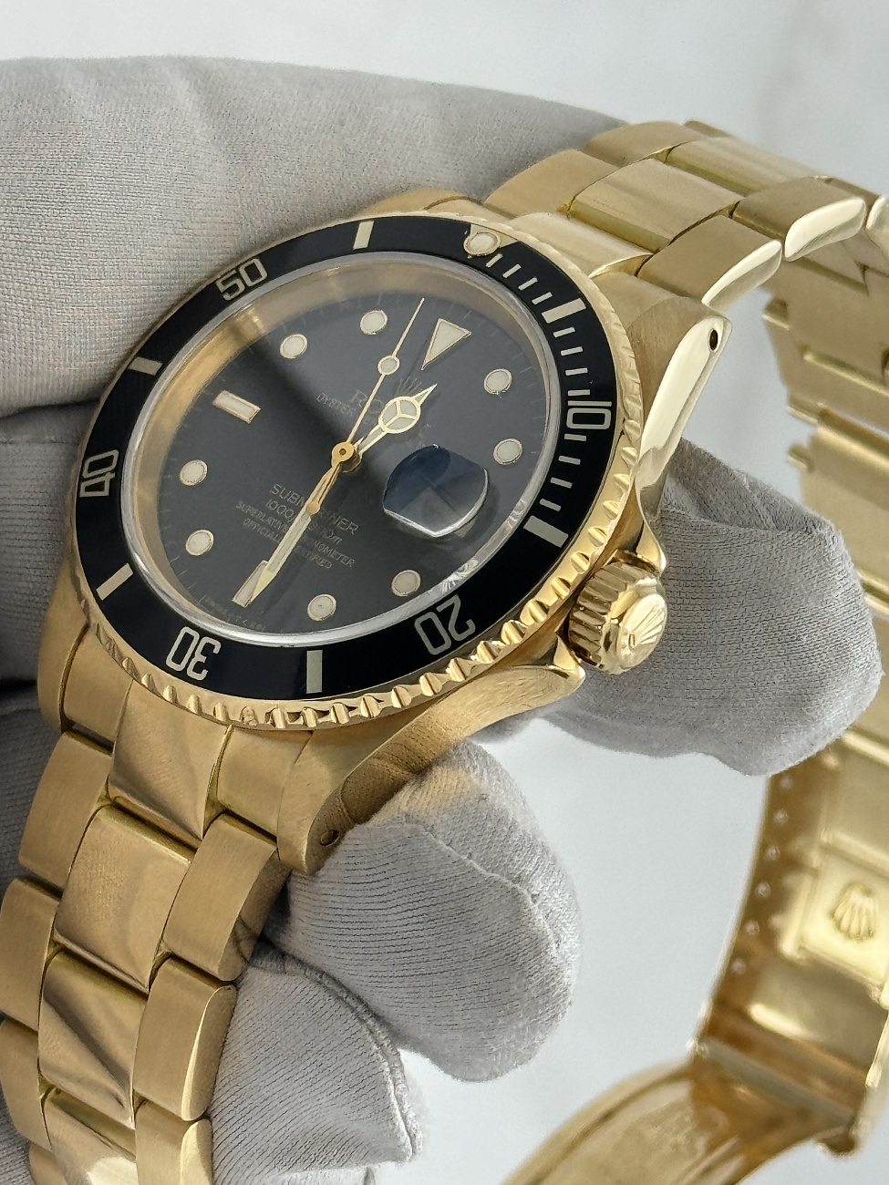 Часы Rolex  Submariner Yellow Gold Watch Black Dial  16618
