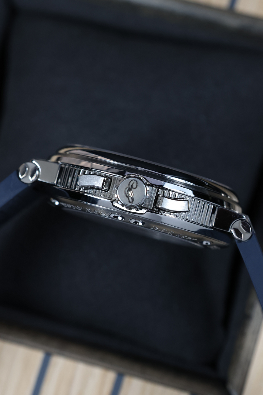 Часы Breguet  Marine Chronograph Titanium  5527TI/Y1/5WV