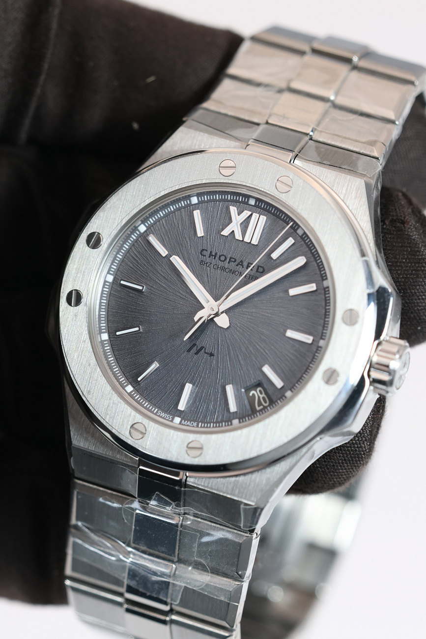 Часы Chopard  ALPINE EAGLE CADENCE 8HF TITANIUM 41 MM Limited Edition  298600-3005