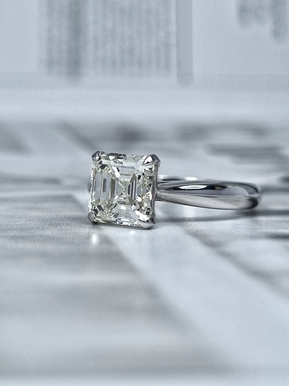 Украшение GIA  Кольцо с бриллиантом 2,01 ct. L/VS2 (Asscher)   