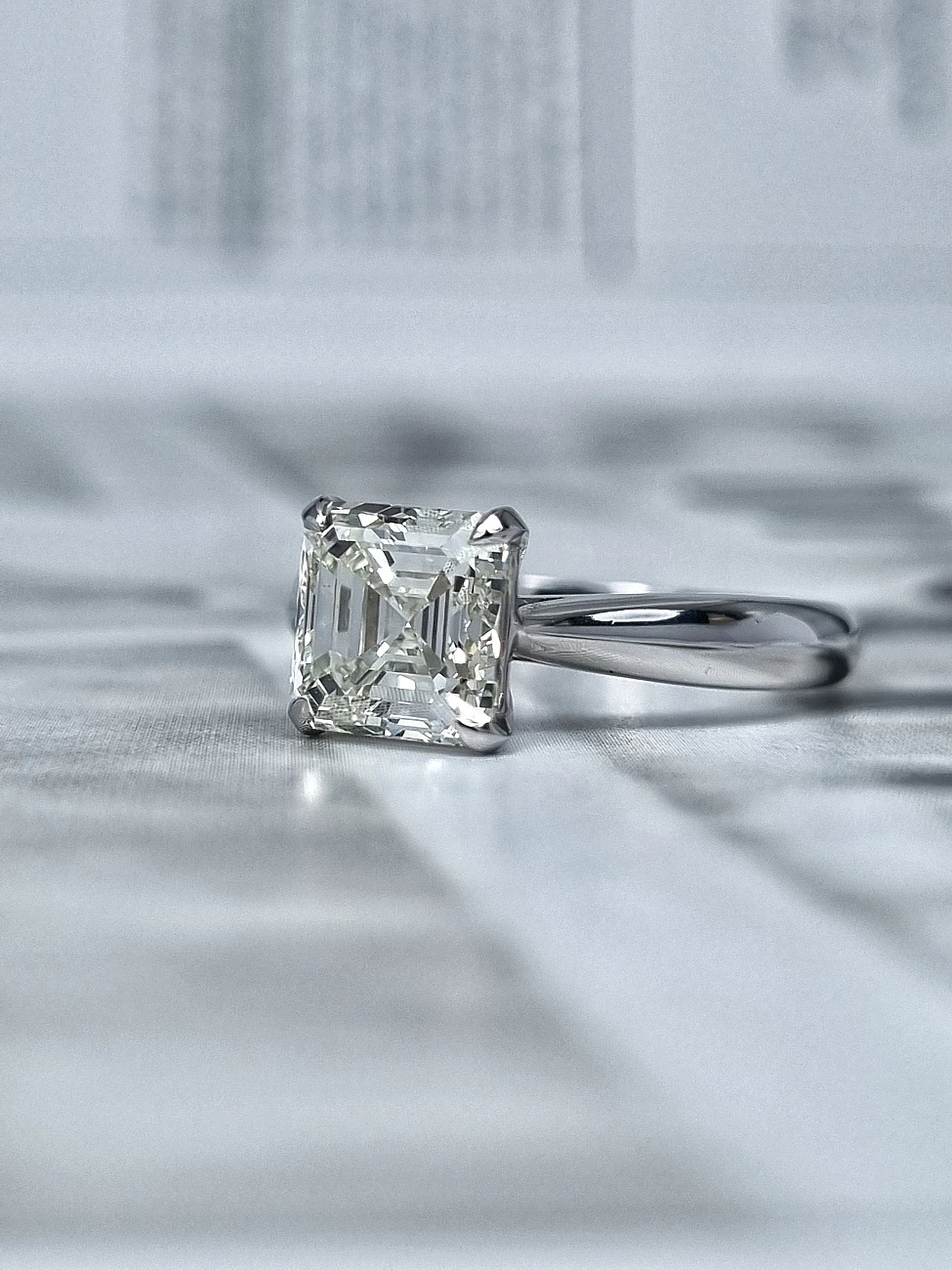 Украшение GIA  Кольцо с бриллиантом 2,01 ct. L/VS2 (Asscher)   