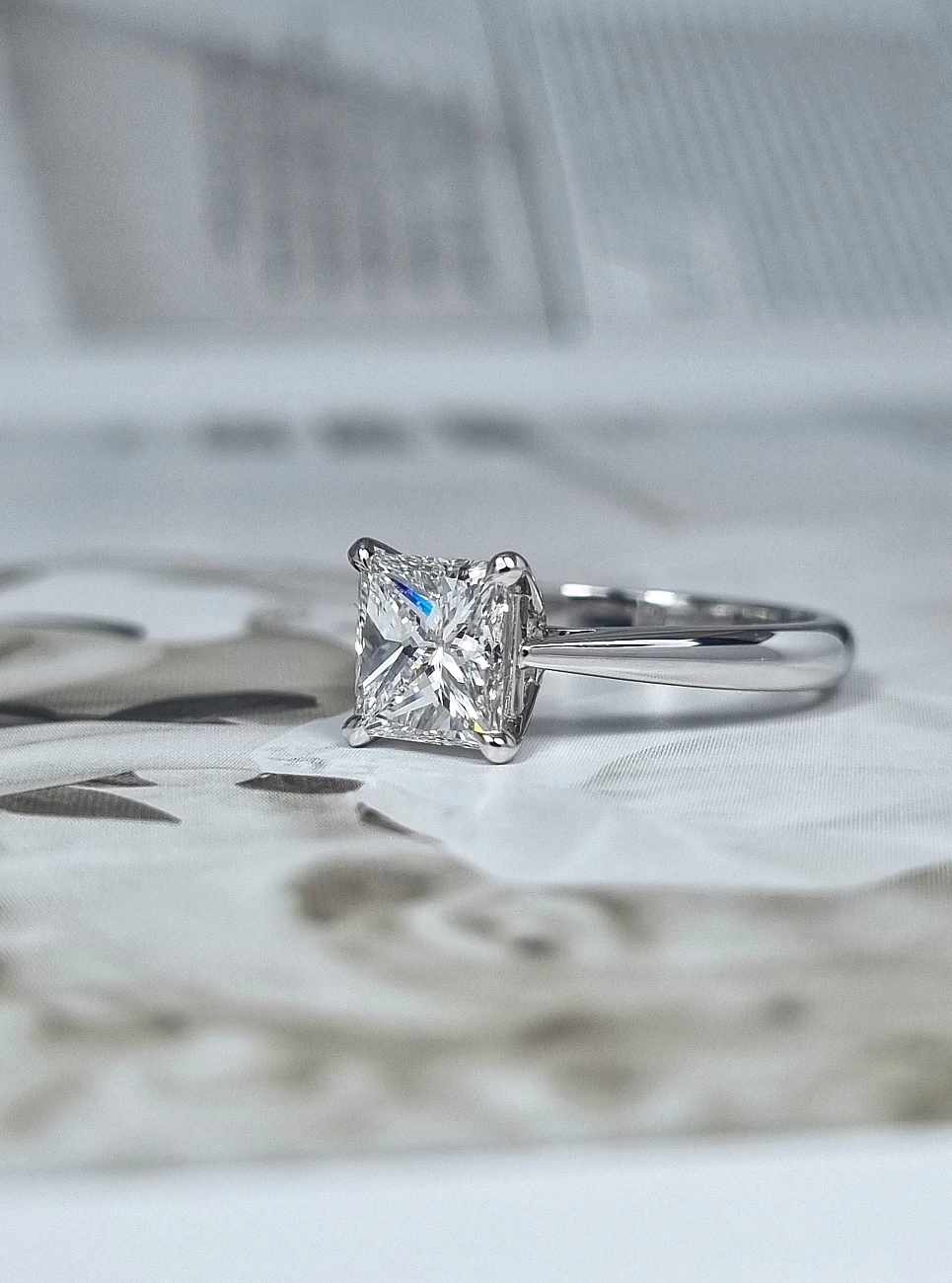 Украшение No Name  Кольцо с бриллиантом 1,54 ct. D/VVS2   