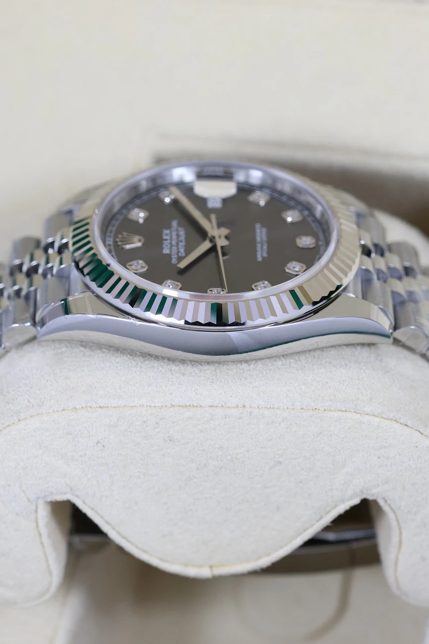 Часы Rolex  Datejust 41Mm Dark Rhodium Dial Diamonds Jubilee  126334-0006