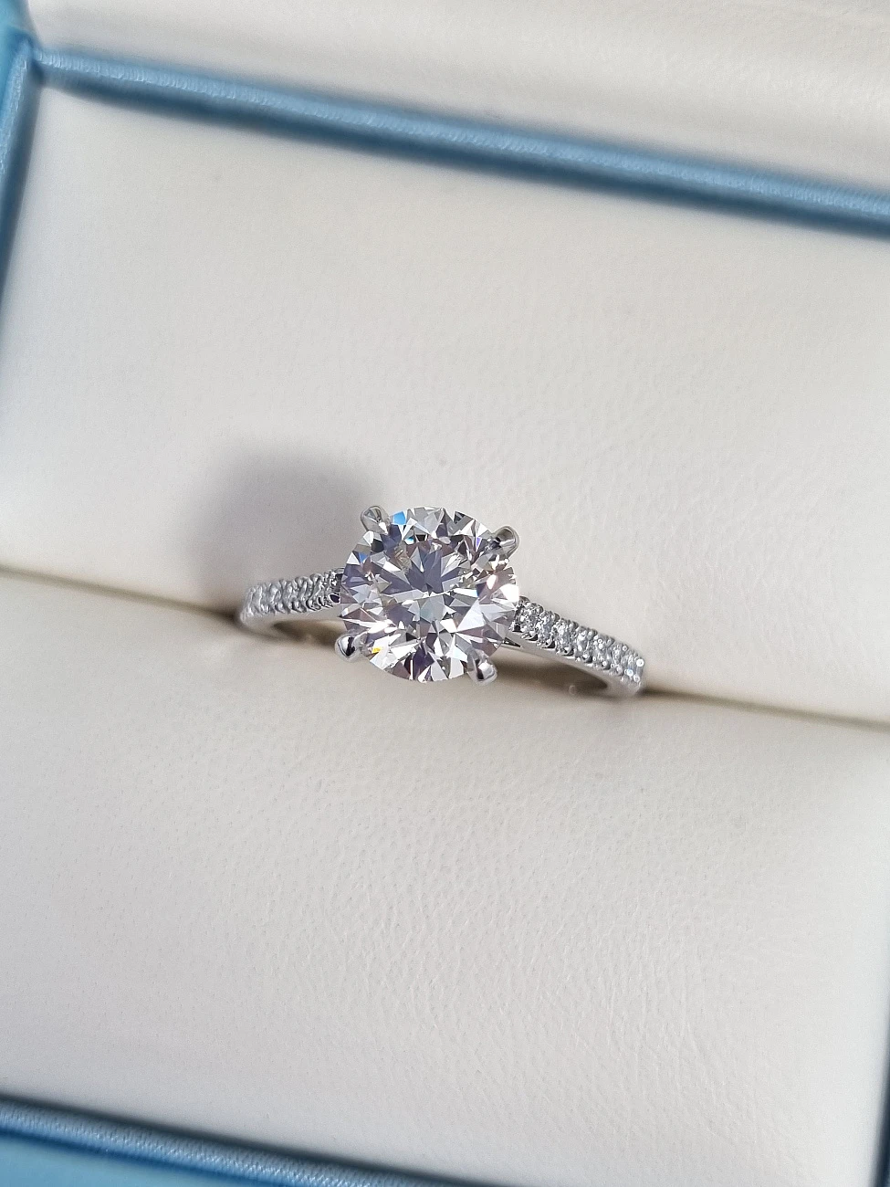 Украшение GIA  Кольцо с бриллиантом 1,72 ct. J/VVS1 (3 Excellent)   