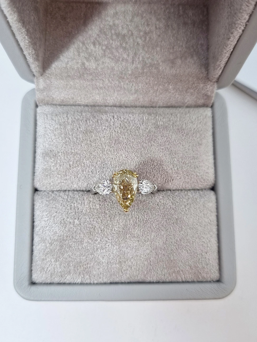 Украшение GIA  Кольцо с бриллиантом 2,12 ct. FBY/Si1   