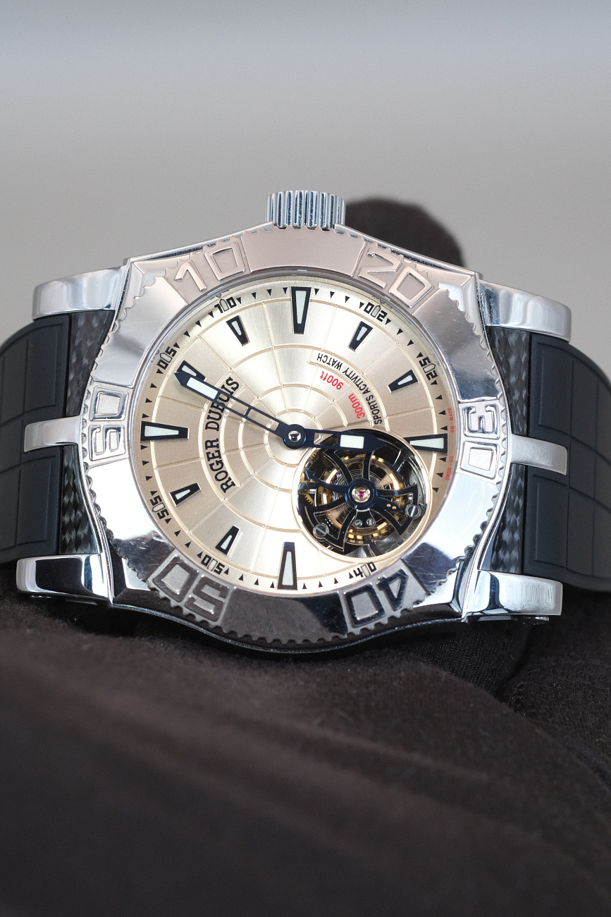 Часы Roger Dubuis  Easy Diver Tourbillon 02 9  SE48