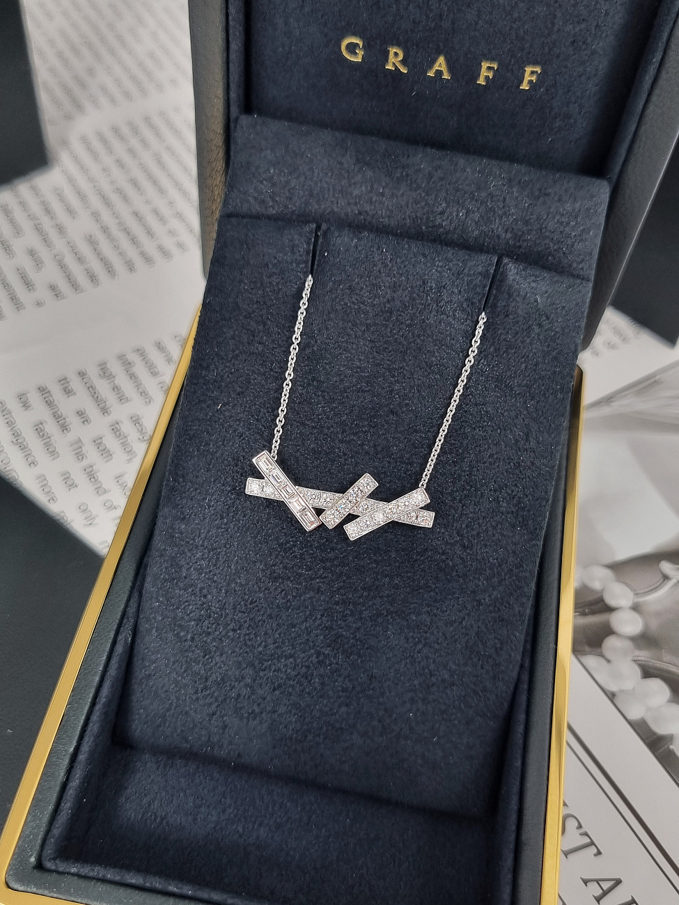 Украшение Graff  Threads Diamond Mini Pendant  RGP779 