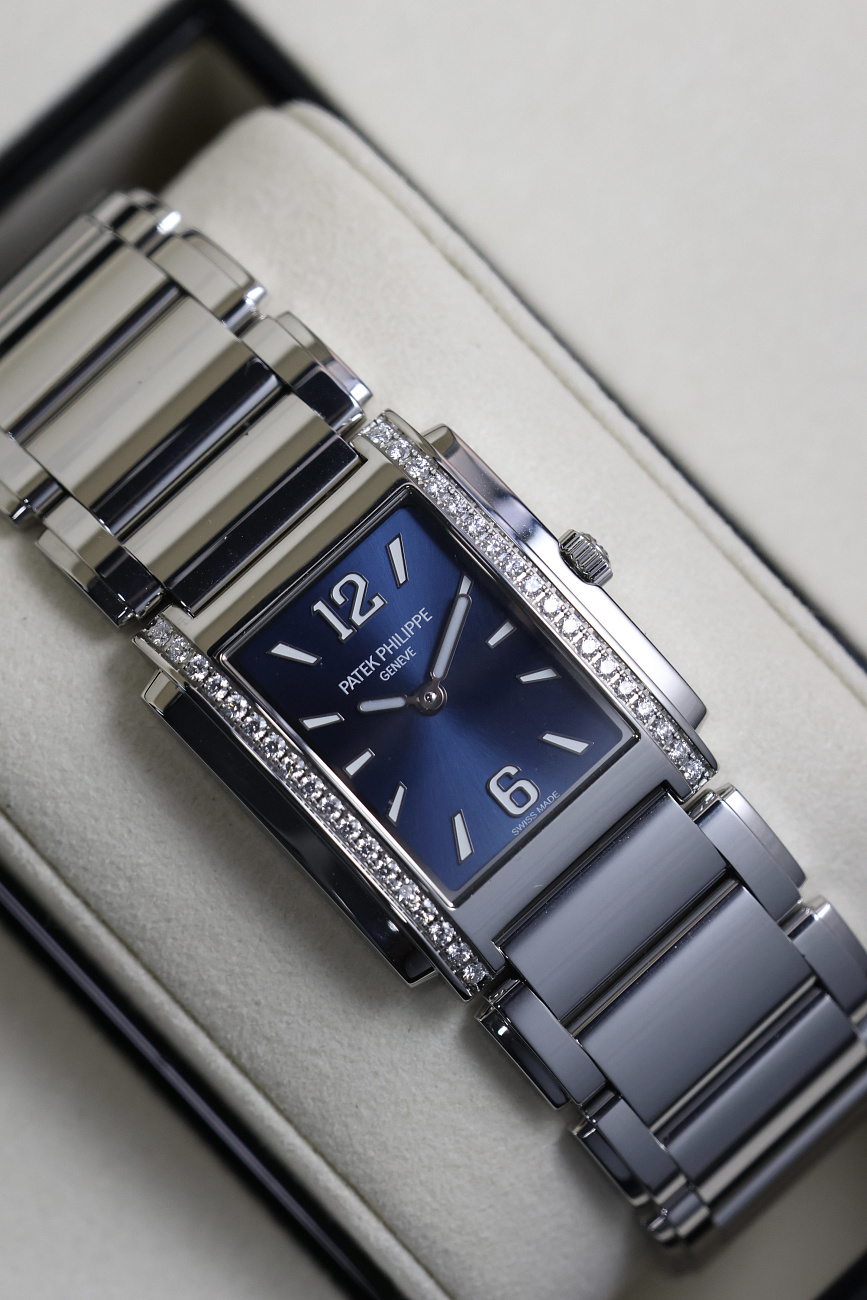 Часы Patek Philippe  Twenty-4 Blue Dial  4910/1200A-001