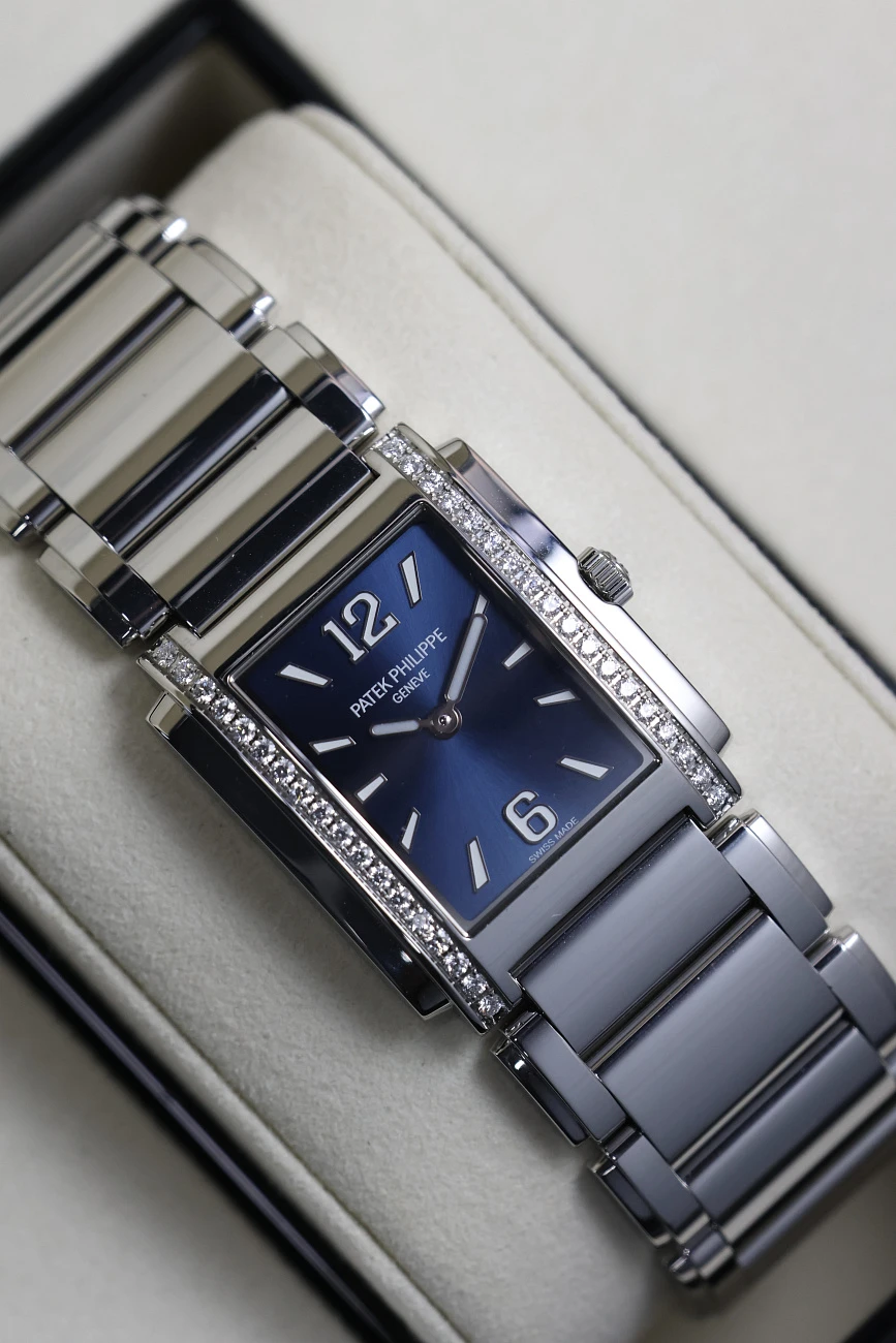 Часы Patek Philippe  Twenty-4 Blue Dial  4910/1200A-001